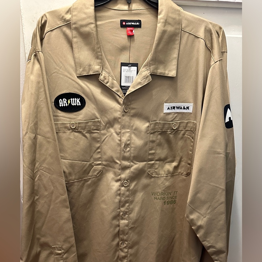 Airwalk |  Mens Long Sleeve |  Khaki Woven Button Up | XXL / 2XL
NWT
